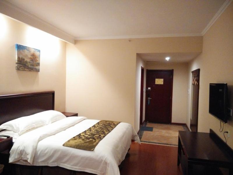 GreenTree Inn HeNan QinYang Middle HuaiFu Road Express Hotel Bagian luar foto