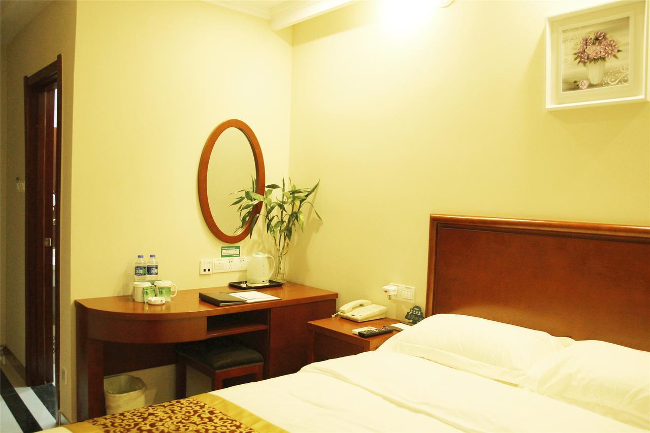 GreenTree Inn HeNan QinYang Middle HuaiFu Road Express Hotel Bagian luar foto
