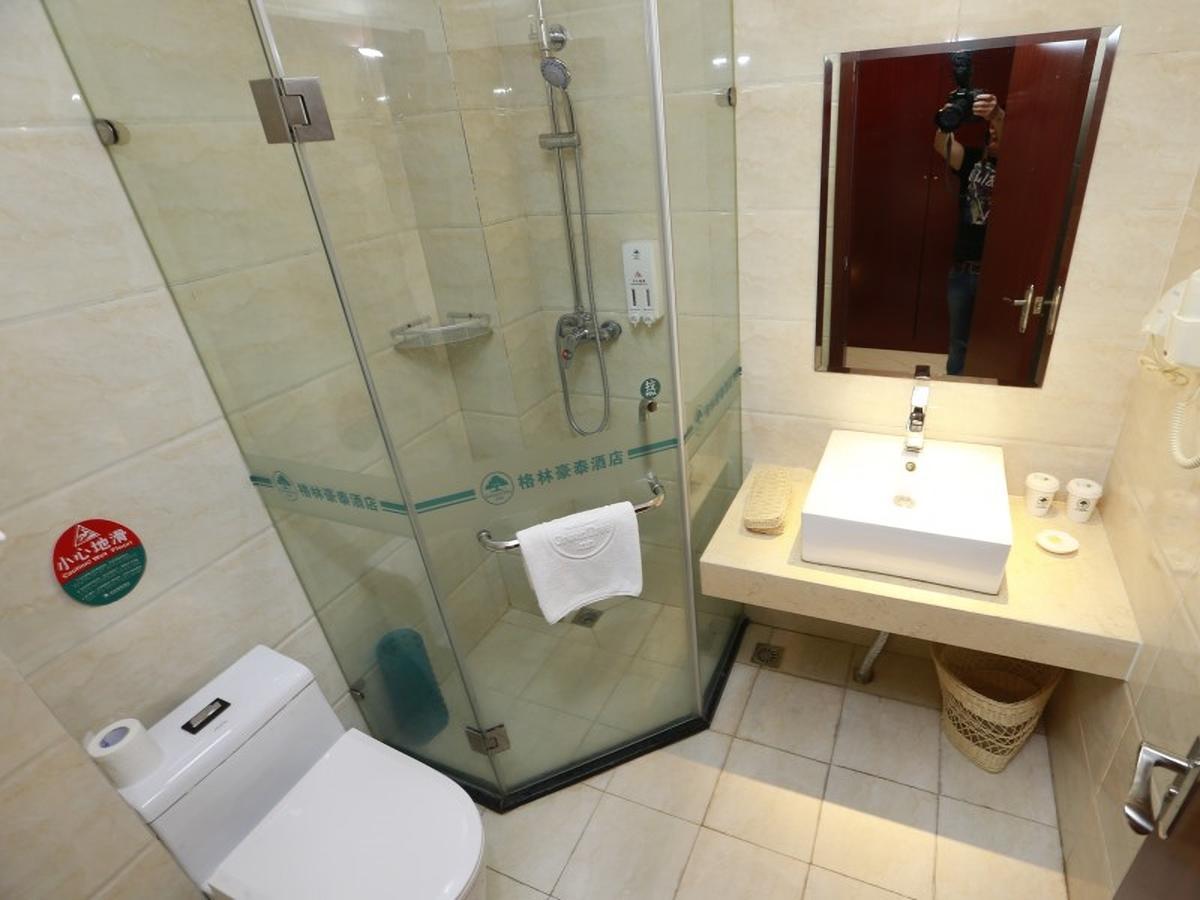 GreenTree Inn HeNan QinYang Middle HuaiFu Road Express Hotel Bagian luar foto